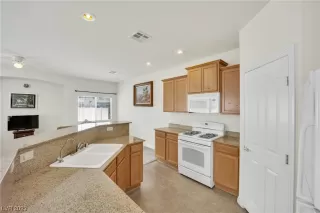 Photo #5: 2519979 Listing 