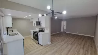 Photo #1: 2519988 Listing 