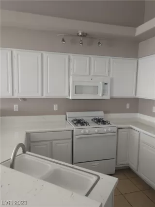 Photo #2: 2519993 Listing 