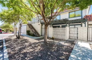 Photo #1: 2520004 Listing