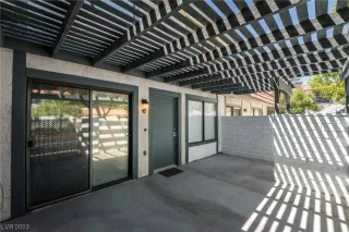 Photo #4: 2520004 Listing