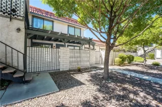 Photo #6: 2520004 Listing