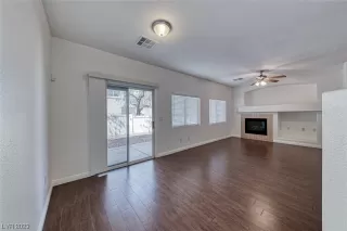 Photo #3: 2520025 Listing