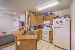 Photo #4: 2520062 Listing