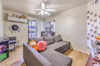 Photo #6: 2520062 Listing