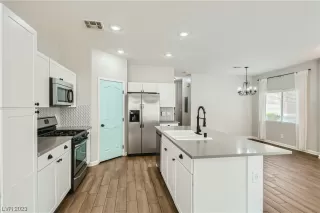 Photo #6: 2520096 Listing 