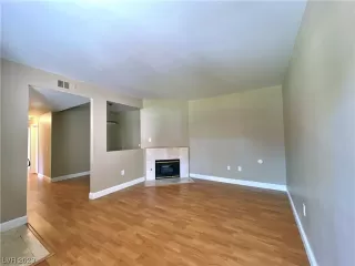 Photo #2: 2520107 Listing 