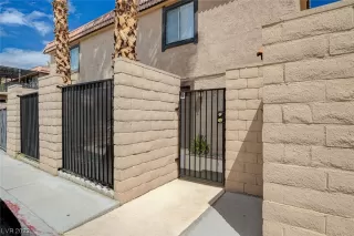 Photo #3: 2520127 Listing