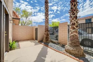 Photo #4: 2520127 Listing