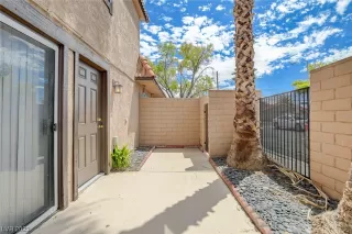 Photo #5: 2520127 Listing