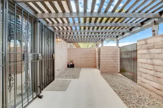 Photo #4: 2520128 Listing