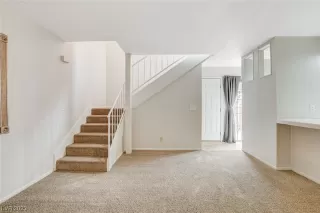 Photo #6: 2520128 Listing