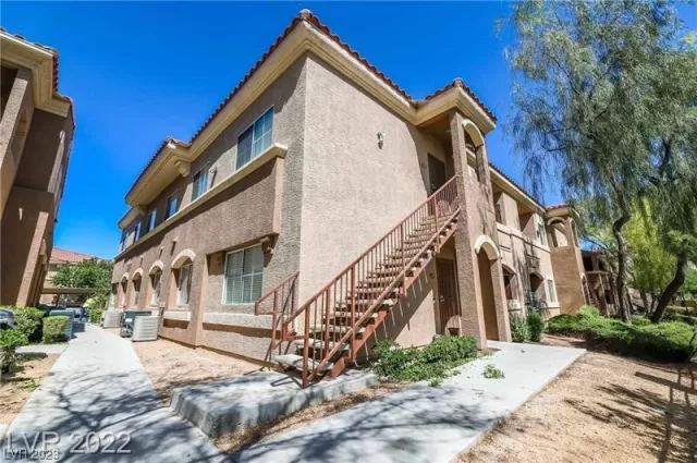 MLS: 2520130 Condo For Sale