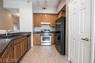 Photo #3: 2520130 Listing