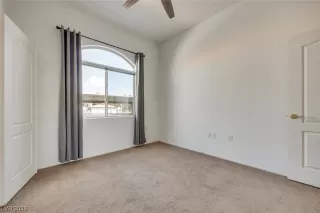 Photo #5: 2520131 Listing