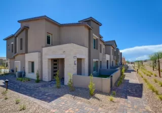 Photo #1: 2520139 Listing 