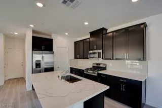 Photo #6: 2520139 Listing 