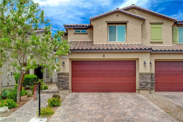 MLS: 2520180 Condo For Sale