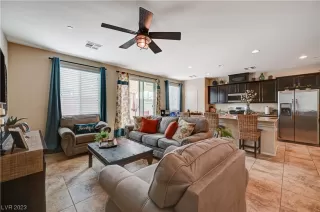 Photo #2: 2520180 Listing 