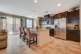 Photo #6: 2520180 Listing 