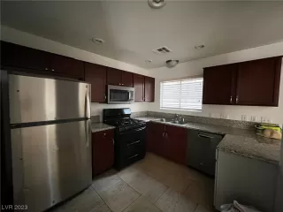 Photo #5: 2520188 Listing 