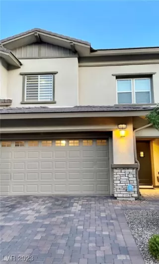 Photo #1: 2520207 Listing 