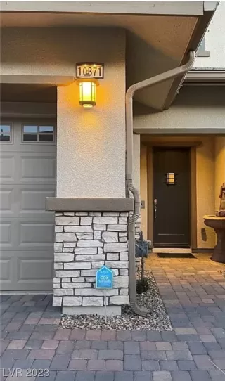 Photo #2: 2520207 Listing 