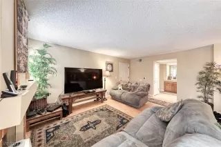 Photo #5: 2520210 Listing 