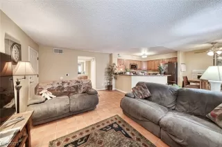 Photo #6: 2520210 Listing 