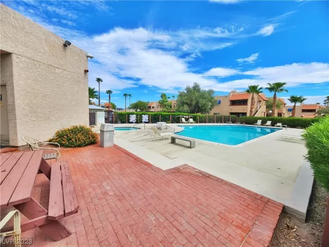 MLS: 2520217 Condo For Sale