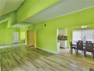 Photo #3: 2520217 Listing