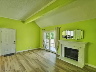 Photo #4: 2520217 Listing