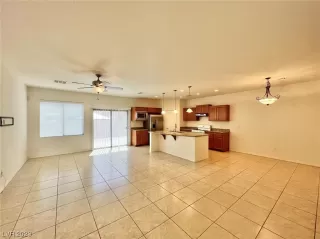 Photo #2: 2520232 Listing 