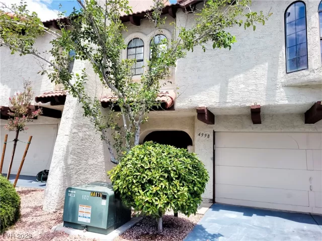 MLS: 2520277 Condo For Sale