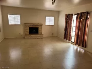 Photo #2: 2520277 Listing