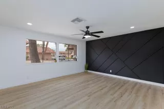 Photo #1: 2520295 Listing