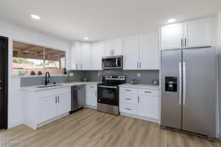 Photo #3: 2520295 Listing