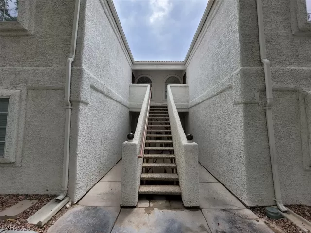 MLS: 2520325 Condo For Sale