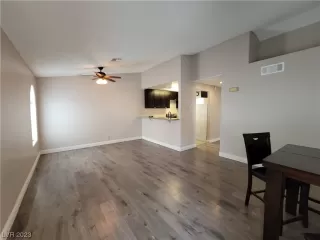 Photo #2: 2520325 Listing 