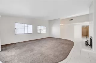 Photo #6: 2520362 Listing