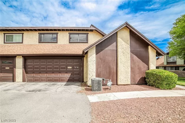 MLS: 2520383 Condo For Sale