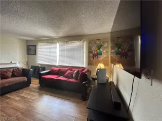 Photo #5: 2520401 Listing 