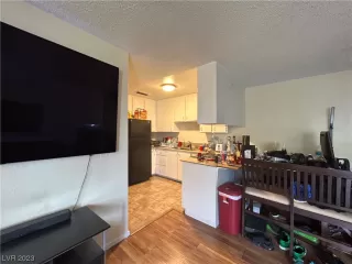 Photo #6: 2520401 Listing 