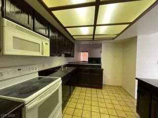 Photo #5: 2520411 Listing 