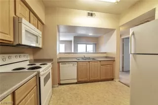 Photo #3: 2520436 Listing