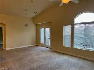 Photo #4: 2520453 Listing 