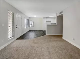 Photo #6: 2520469 Listing