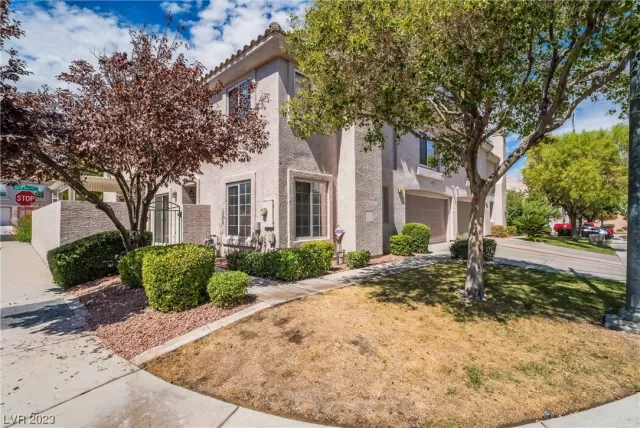 MLS: 2520470 Condo For Sale