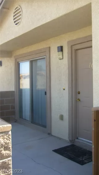 Photo #5: 2520500 Listing 