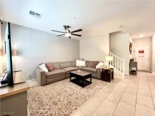 Photo #4: 2520517 Listing 